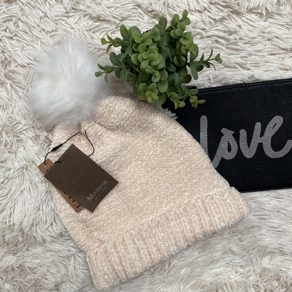 Modena NY Chenille Faux Fur Lined Winter Hat 💗 Off White